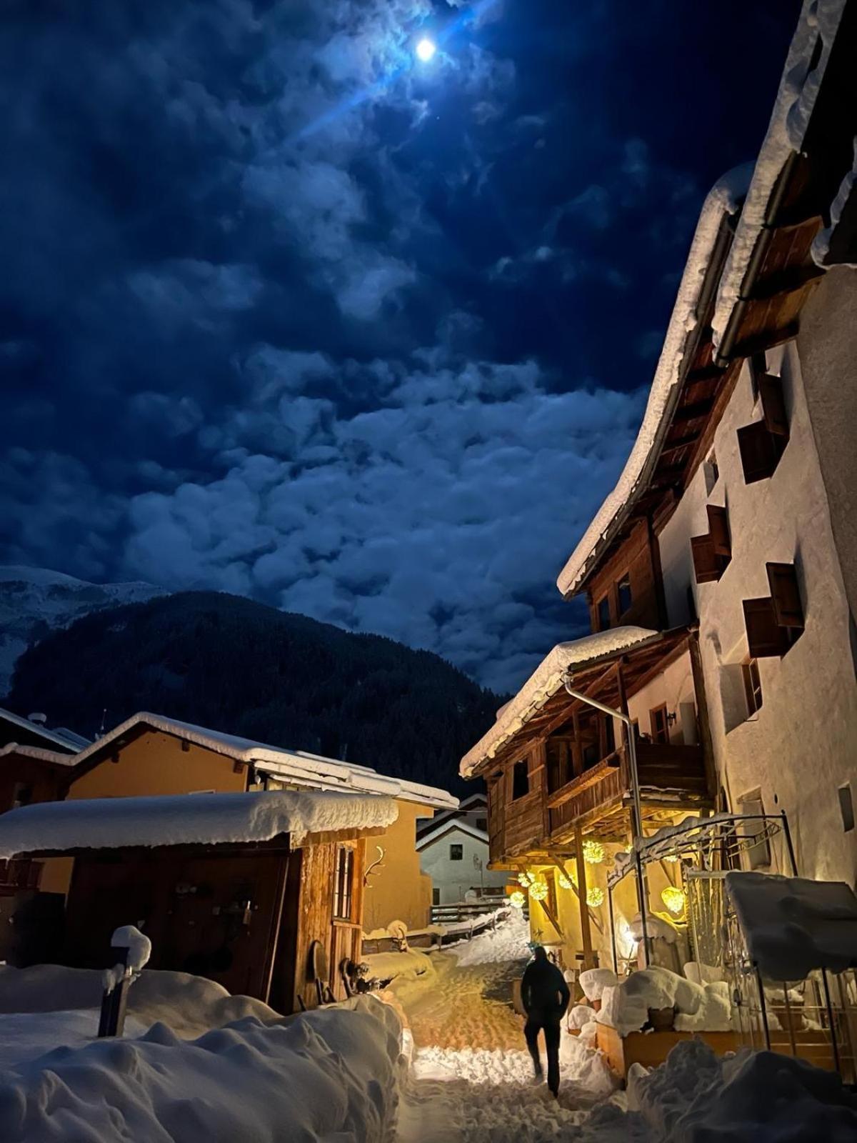 Chasa Jaro Bed and Breakfast Santa Maria Val Müstair Exteriör bild