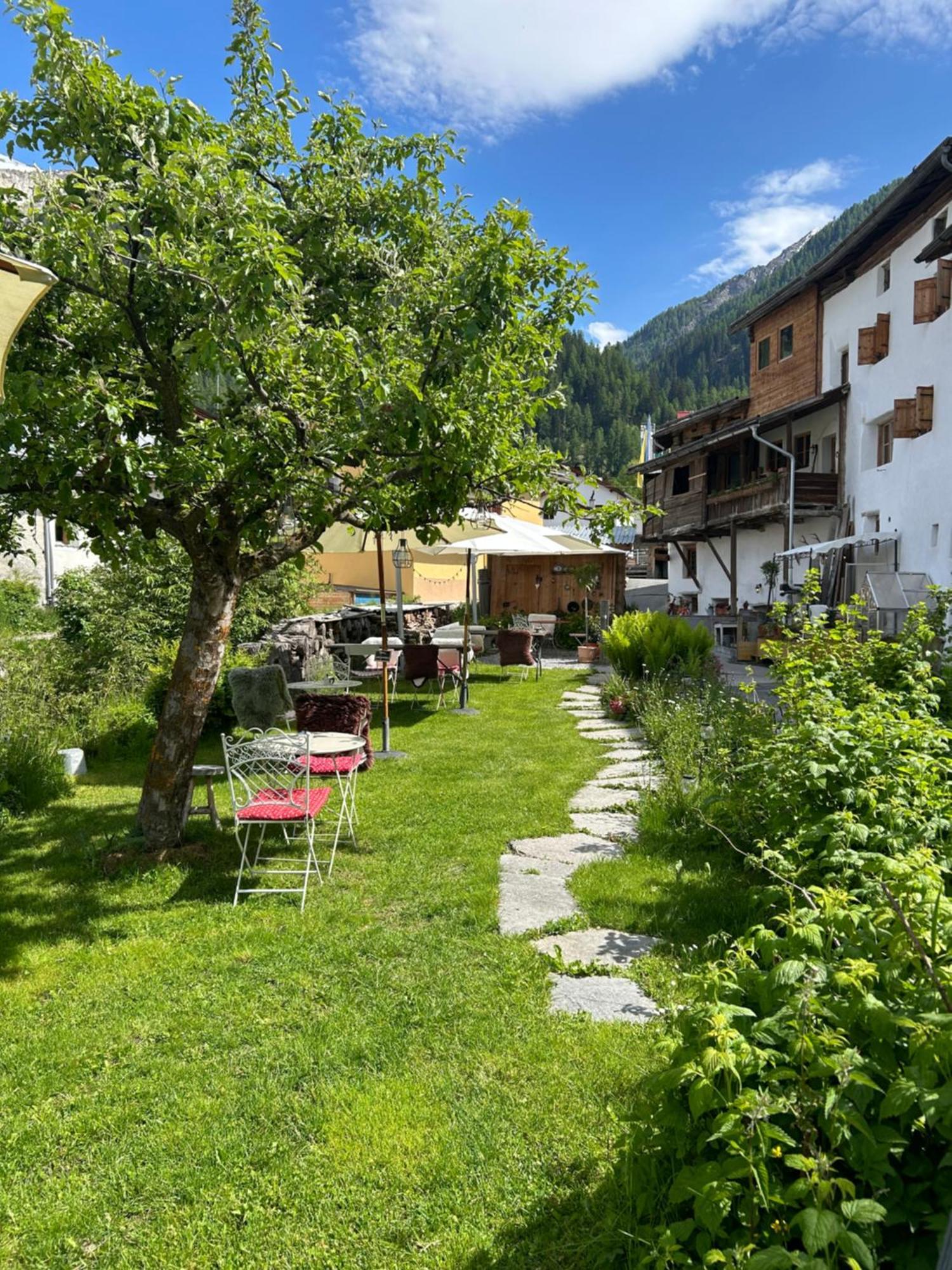 Chasa Jaro Bed and Breakfast Santa Maria Val Müstair Exteriör bild